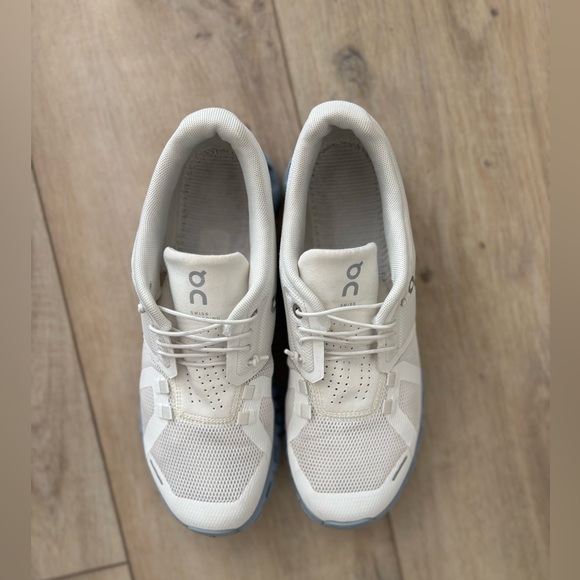 On Running Women’s Cloud 5 Color White/Chambray Size US 8 - Picture 2 of 10